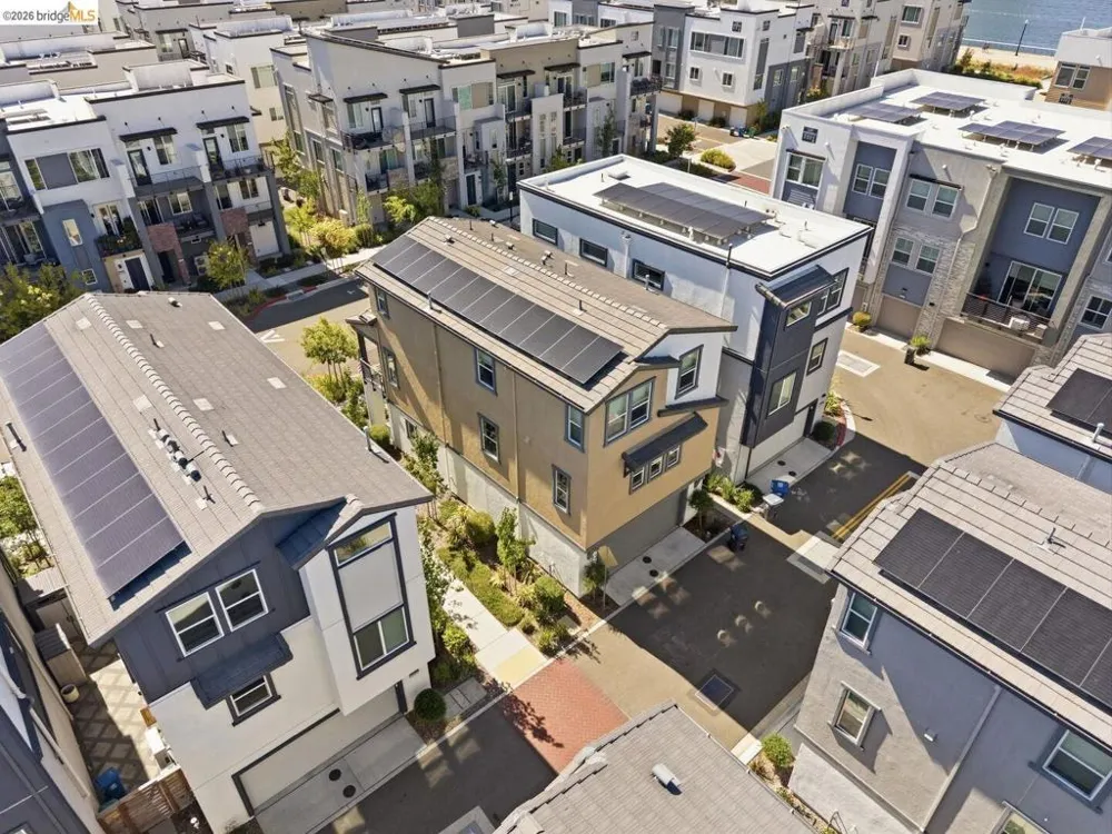 2825 Crusader ST Alameda, CA 94501