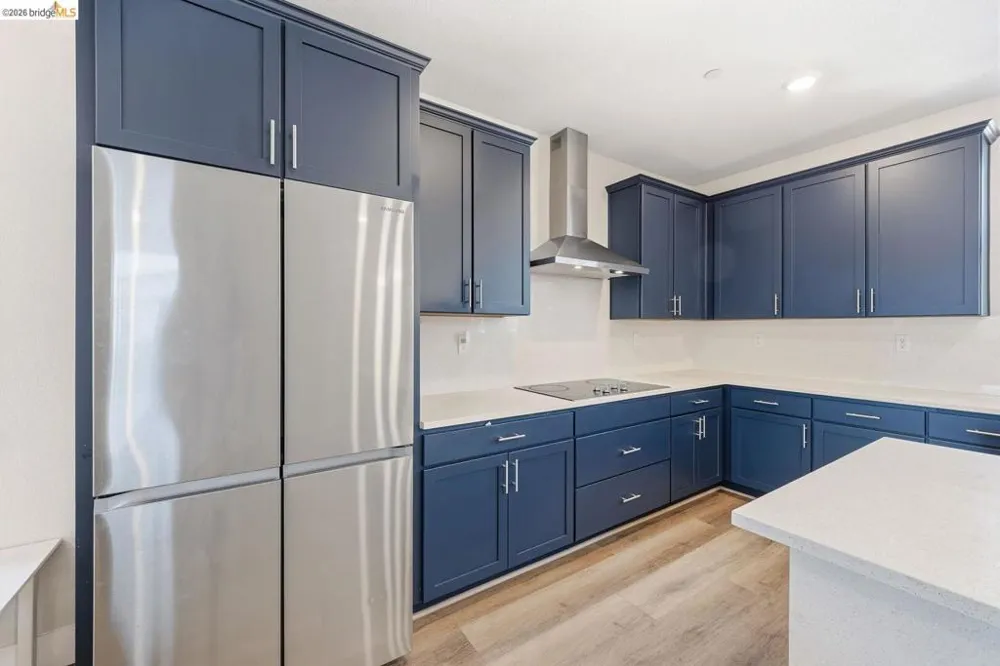 2825 Crusader ST Alameda, CA 94501