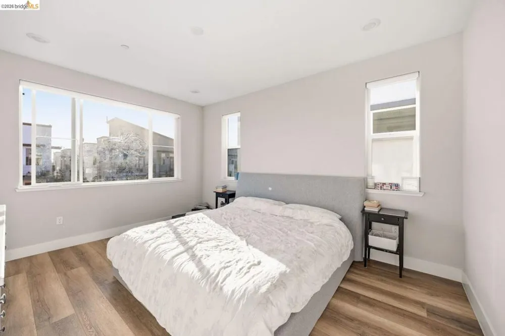 2825 Crusader ST Alameda, CA 94501