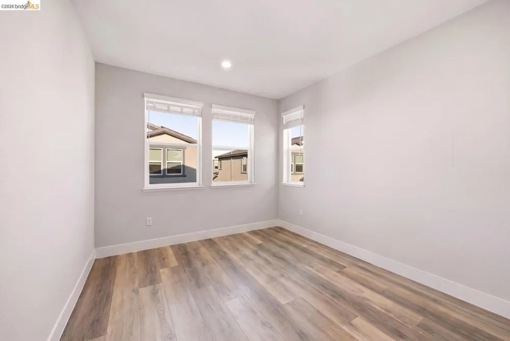 2825 Crusader ST Alameda, CA 94501