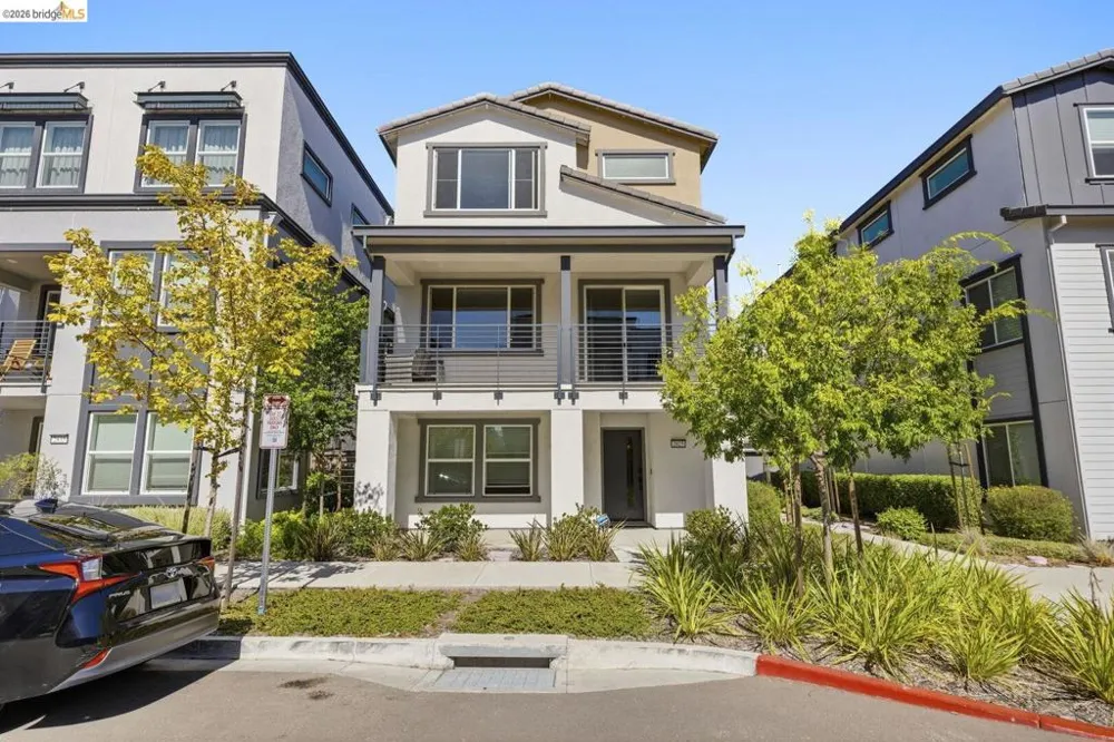 2825 Crusader ST Alameda, CA 94501