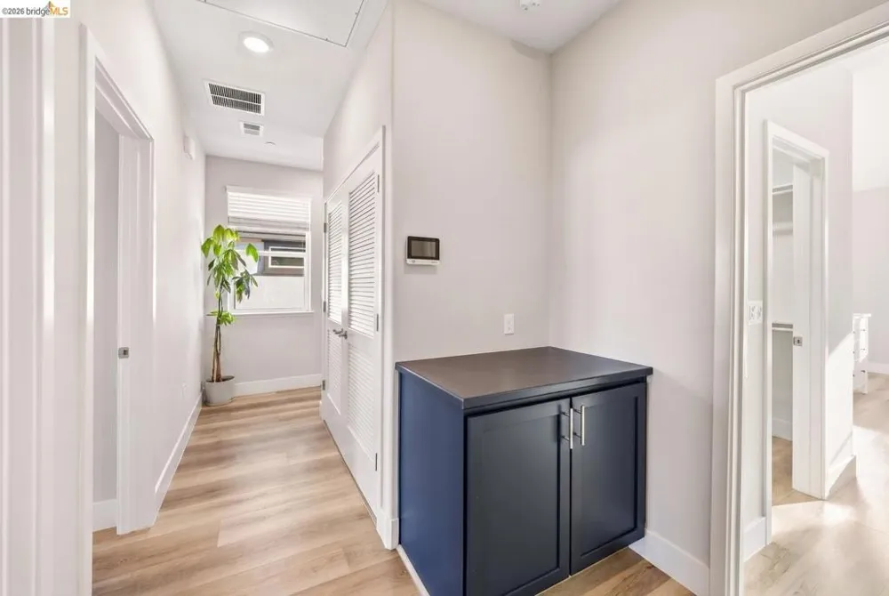 2825 Crusader ST Alameda, CA 94501