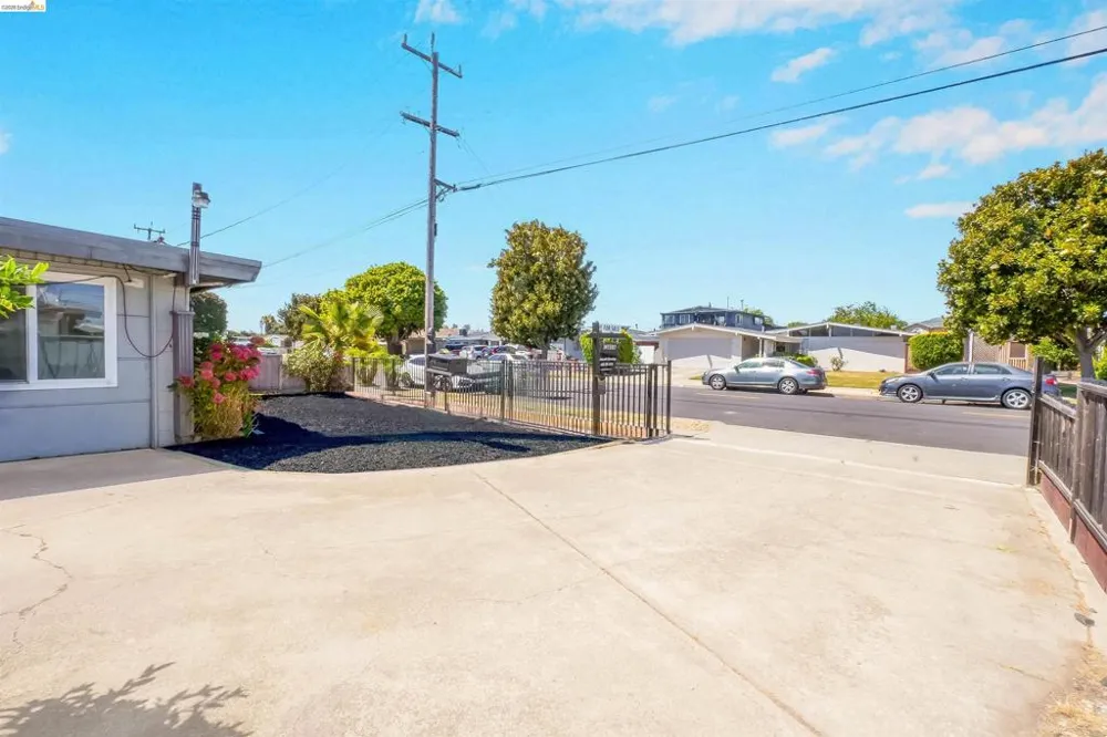 27488 Bahama Ave Hayward, CA 94545