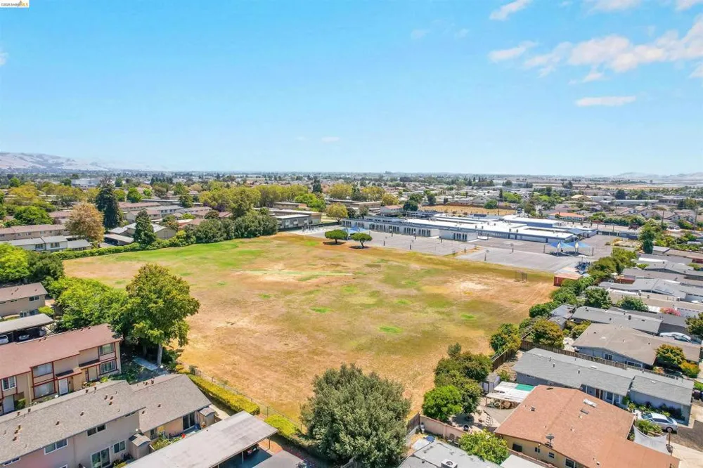 27488 Bahama Ave Hayward, CA 94545