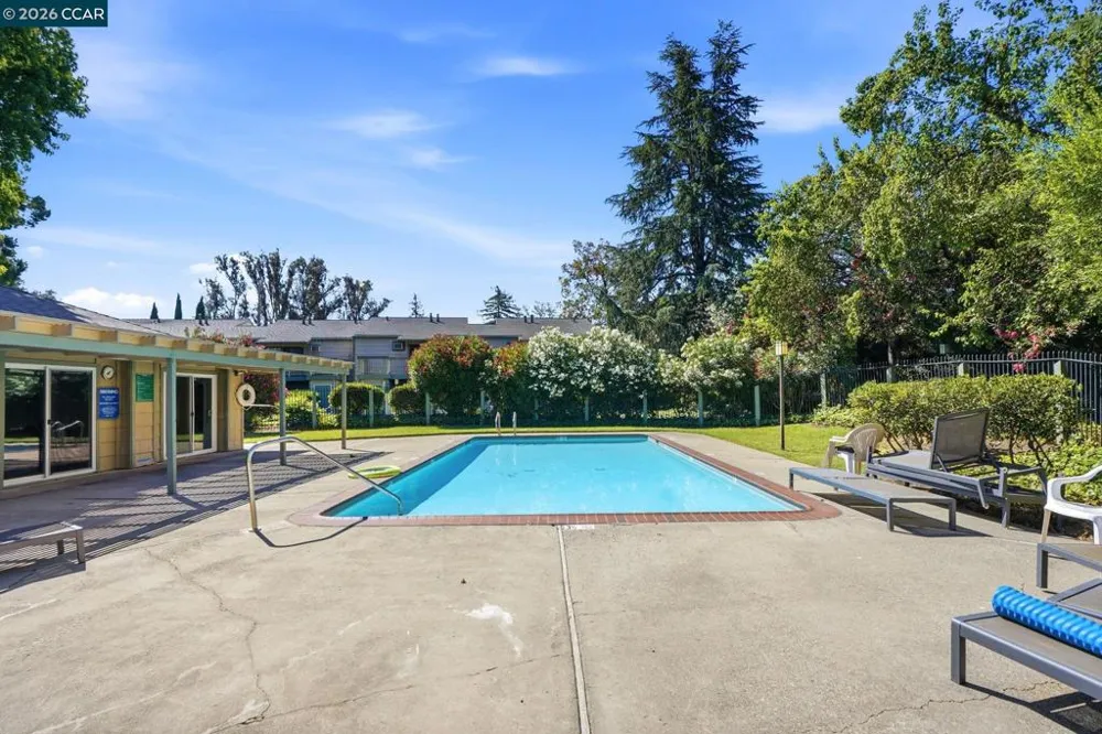 2890 Treat Blvd #39 Concord, CA 94518