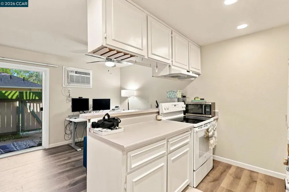2890 Treat Blvd #39 Concord, CA 94518