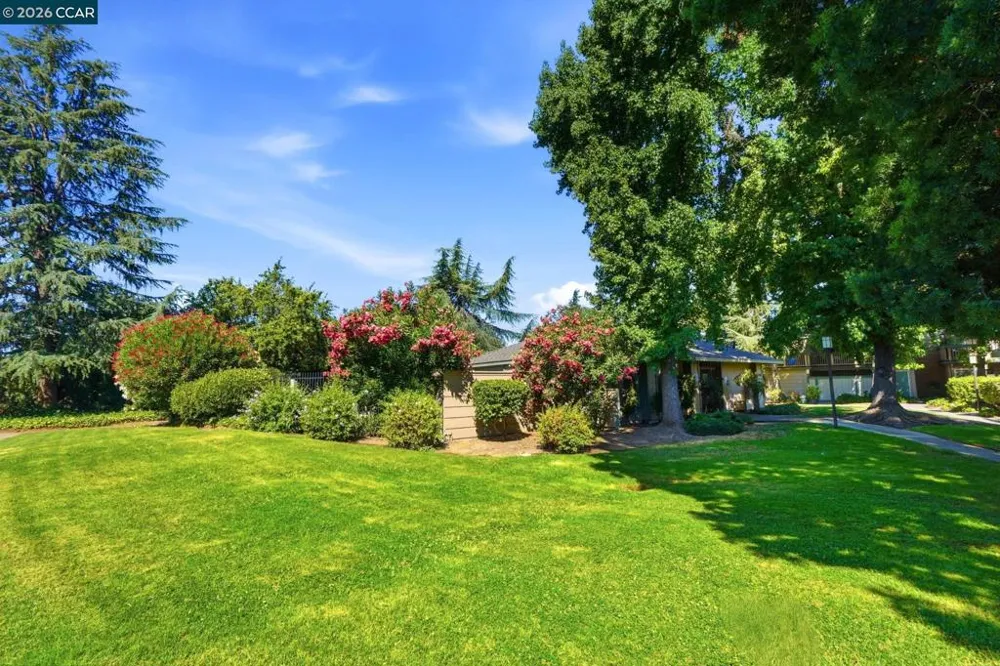 2890 Treat Blvd #39 Concord, CA 94518