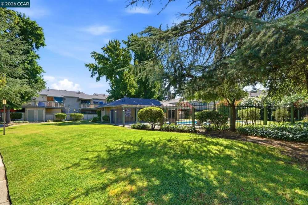 2890 Treat Blvd #39 Concord, CA 94518