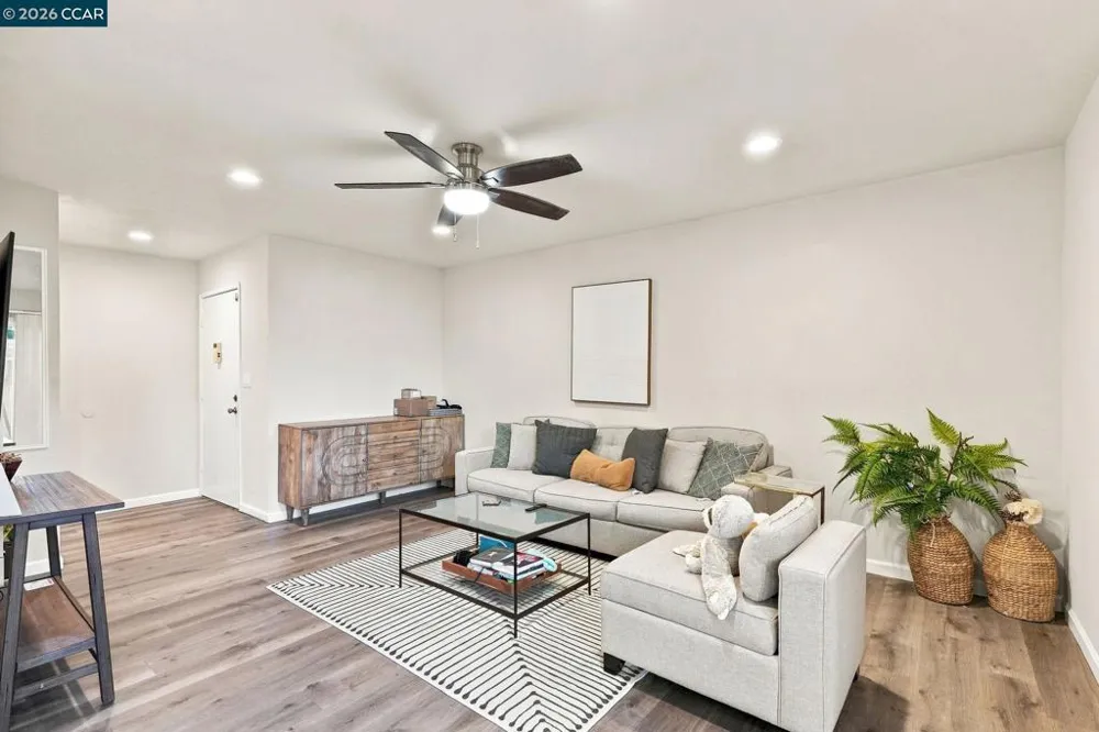 2890 Treat Blvd #39 Concord, CA 94518