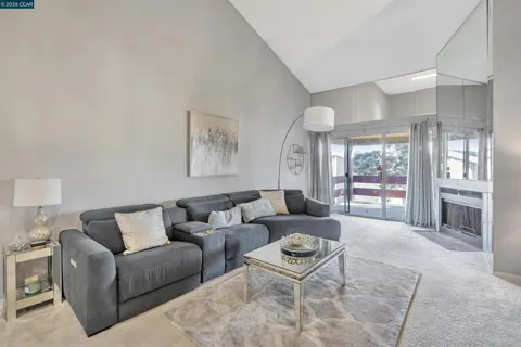2121 Vale Rd #326