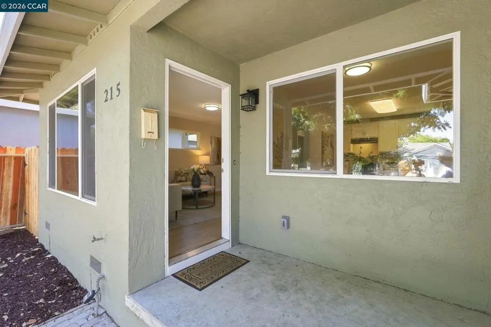 215 W 12th Street Pittsburg, CA 94565
