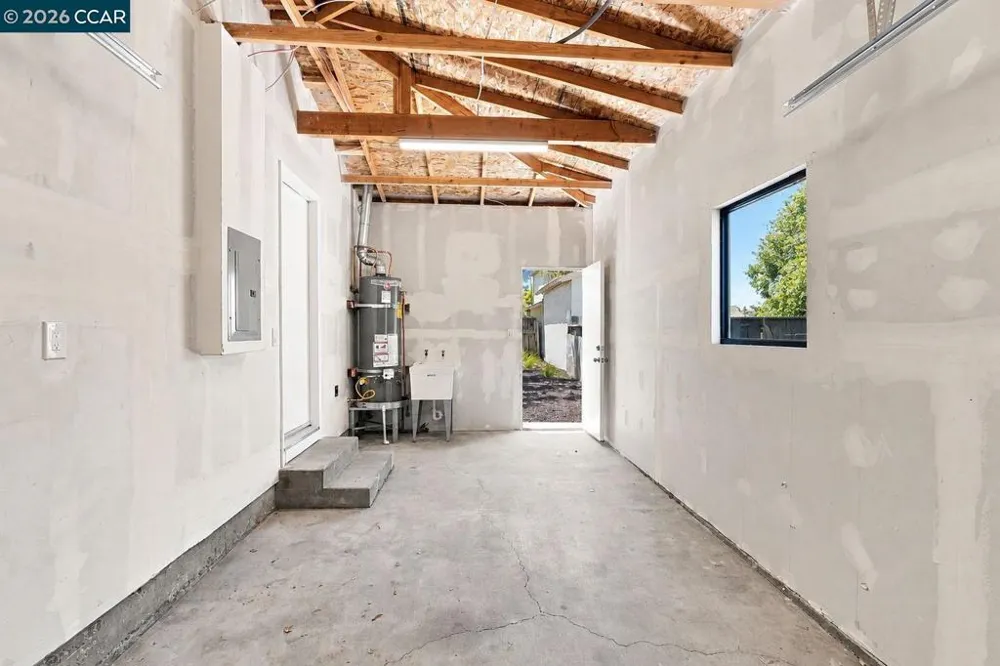 215 W 12th Street Pittsburg, CA 94565