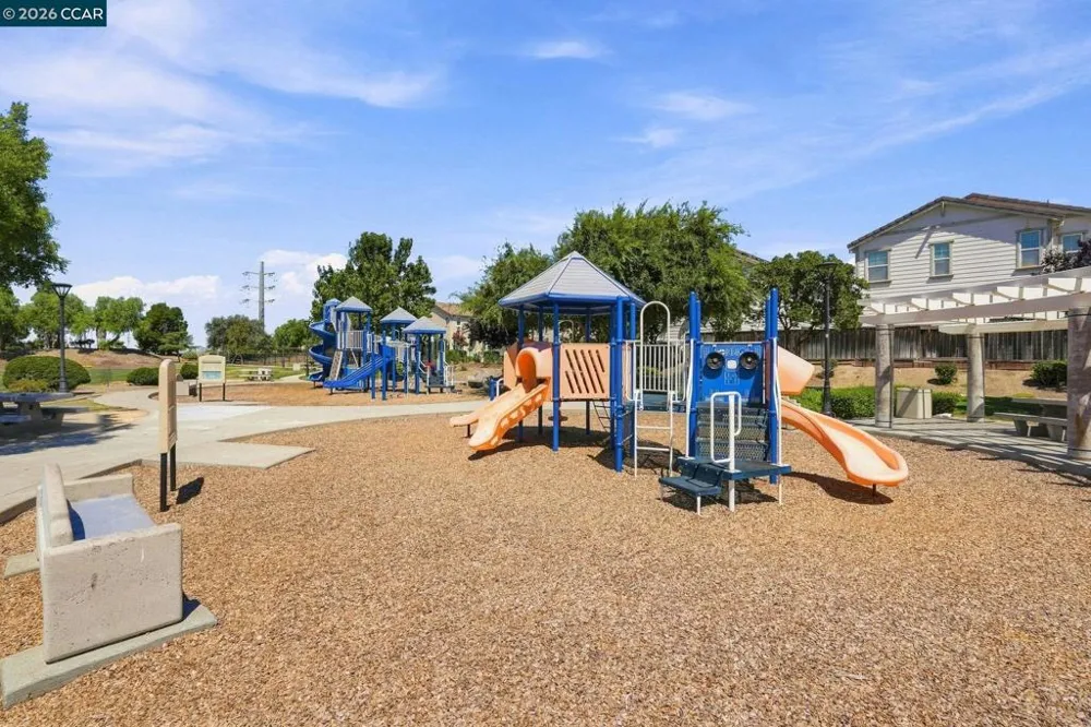 215 W 12th Street Pittsburg, CA 94565