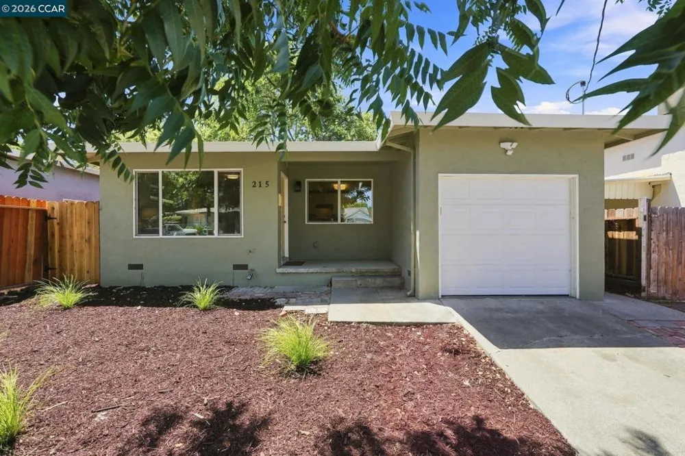 215 W 12th Street Pittsburg, CA 94565