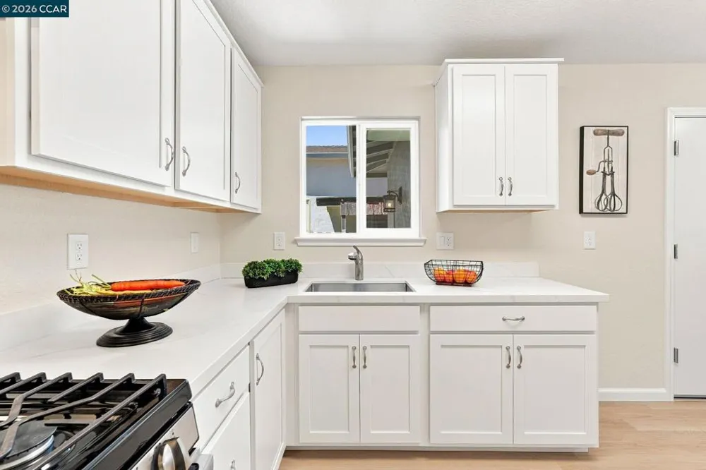 215 W 12th Street Pittsburg, CA 94565