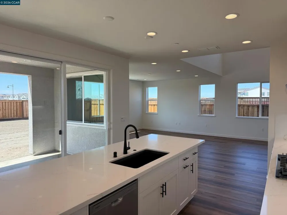 3696 Darnoch Ave. Lathrop, CA 95330