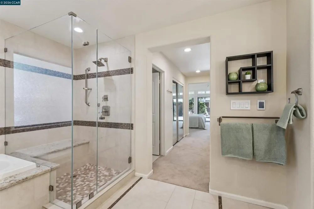 225 Valley Glen Ln Martinez, CA 94553