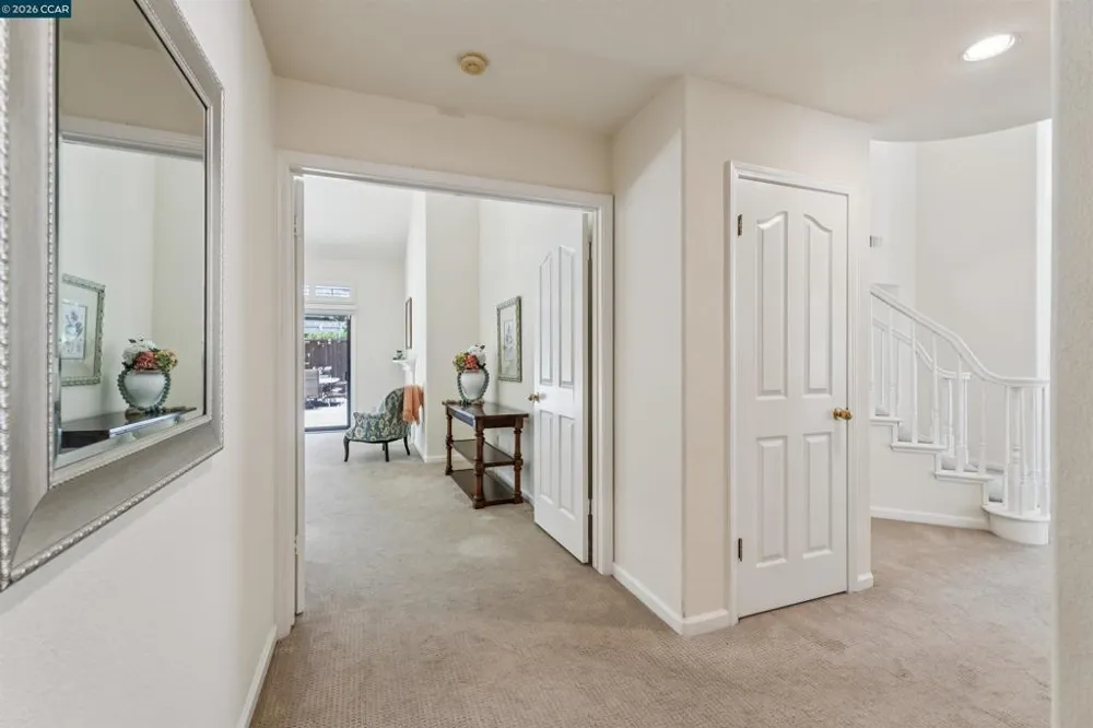 225 Valley Glen Ln Martinez, CA 94553