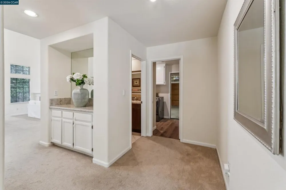 225 Valley Glen Ln Martinez, CA 94553