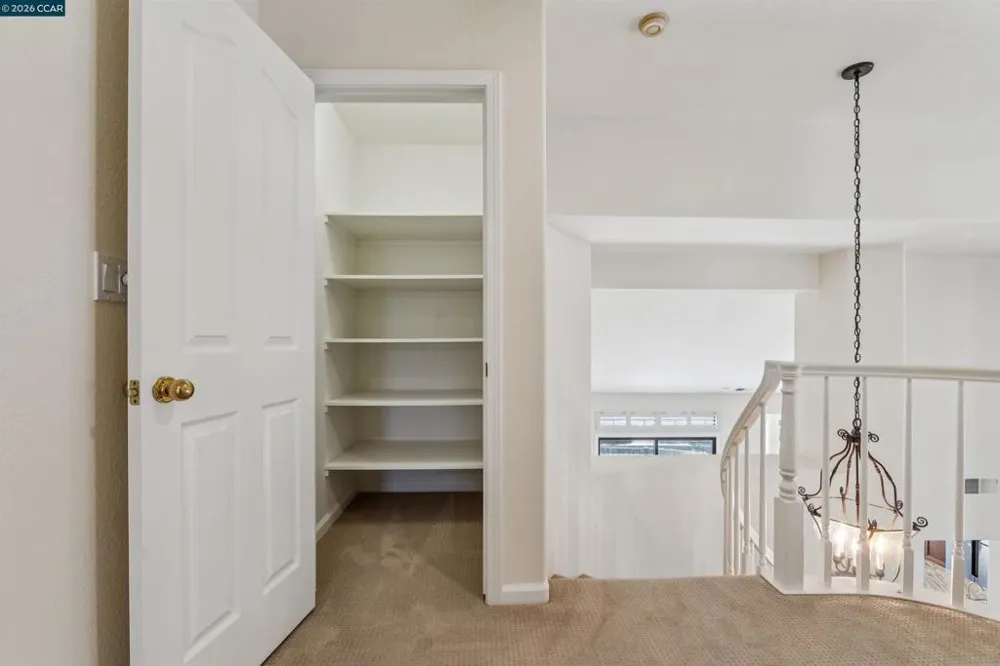 225 Valley Glen Ln Martinez, CA 94553