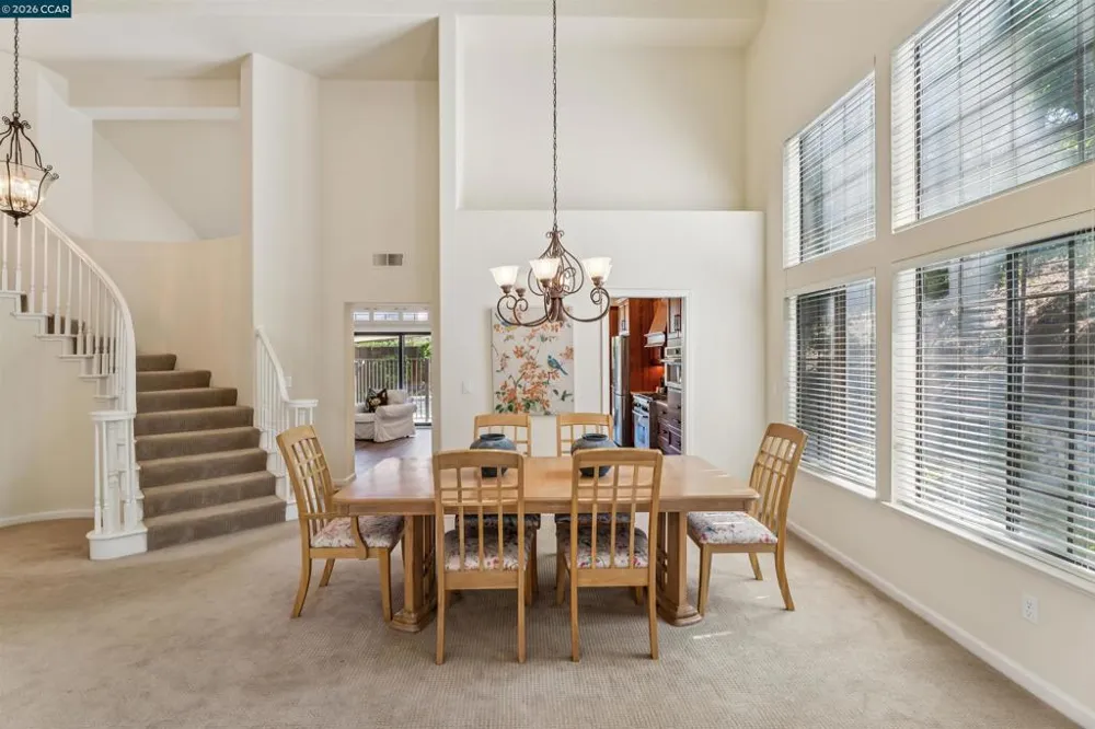225 Valley Glen Ln Martinez, CA 94553