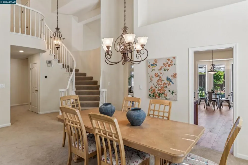 225 Valley Glen Ln Martinez, CA 94553