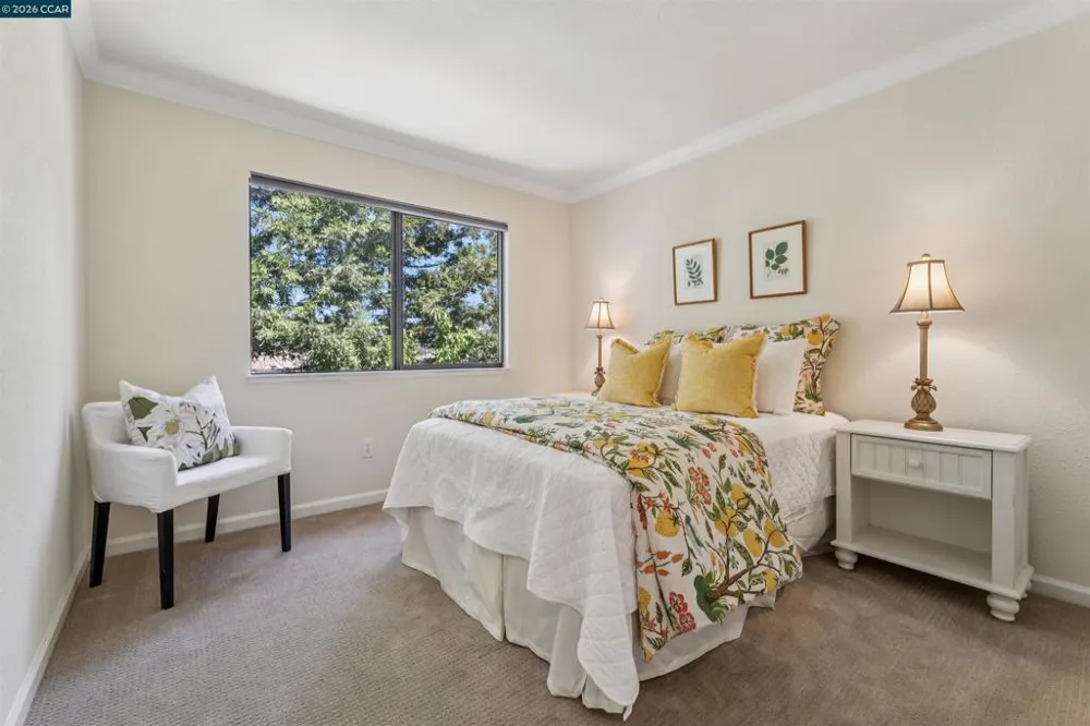 225 Valley Glen Ln Martinez, CA 94553