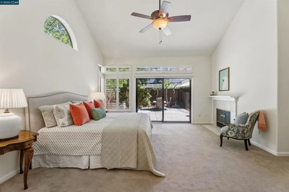 225 Valley Glen Ln Martinez, CA 94553