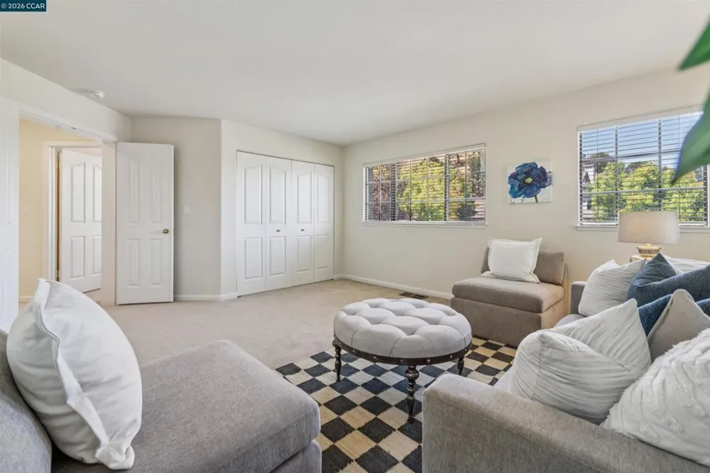 225 Valley Glen Ln Martinez, CA 94553