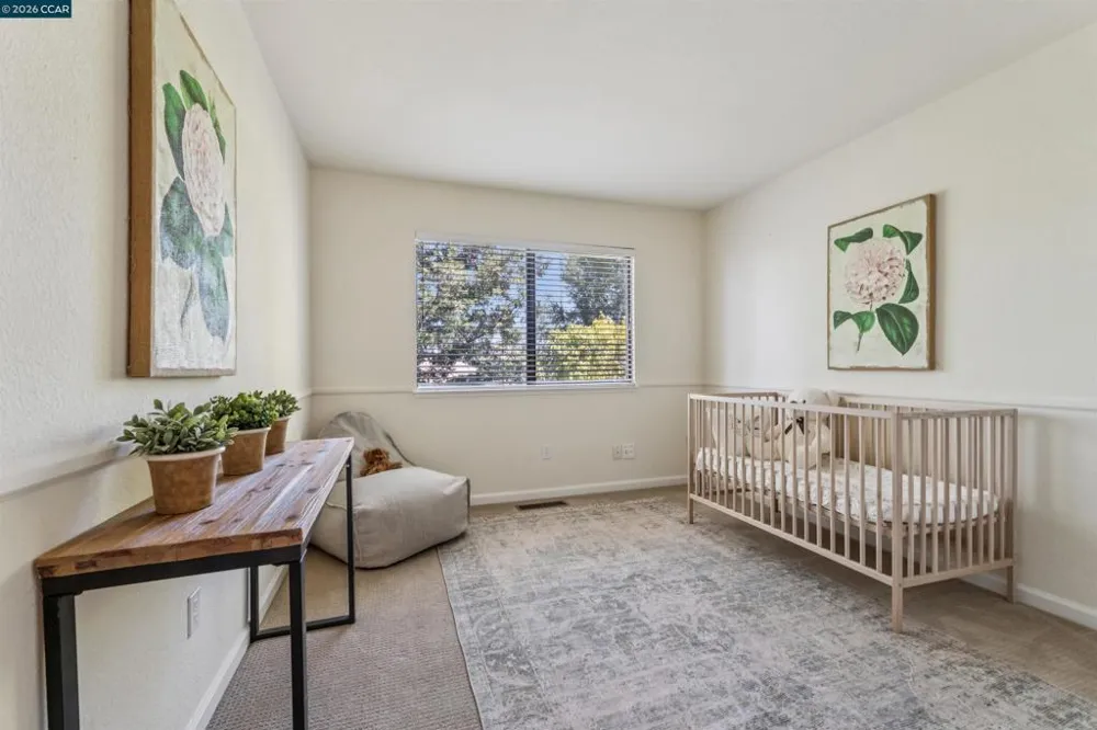225 Valley Glen Ln Martinez, CA 94553
