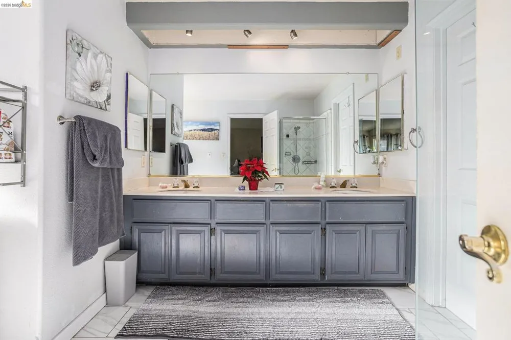 5490 Lenora Rd Richmond, CA 94803