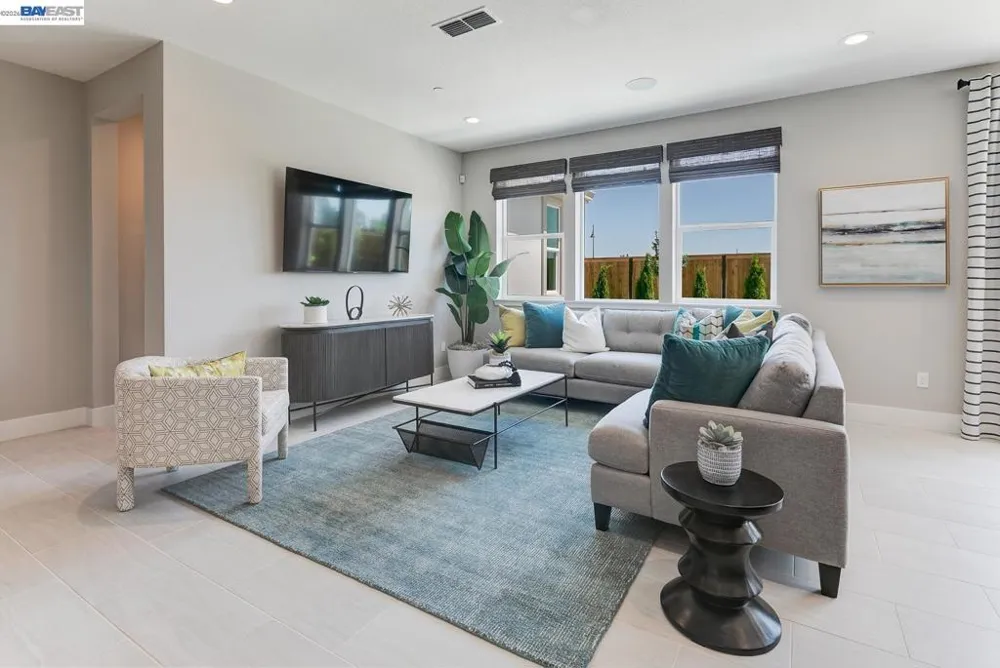 1021 Kestrel Street Manteca, CA 95336