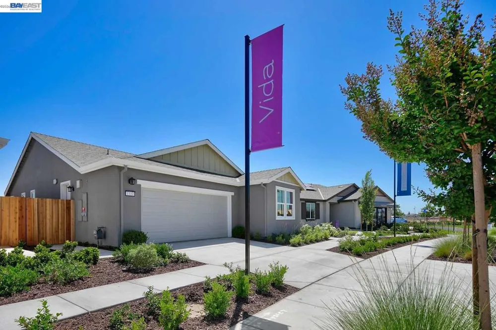 1021 Kestrel Street Manteca, CA 95336