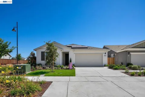 1021 Kestrel Street