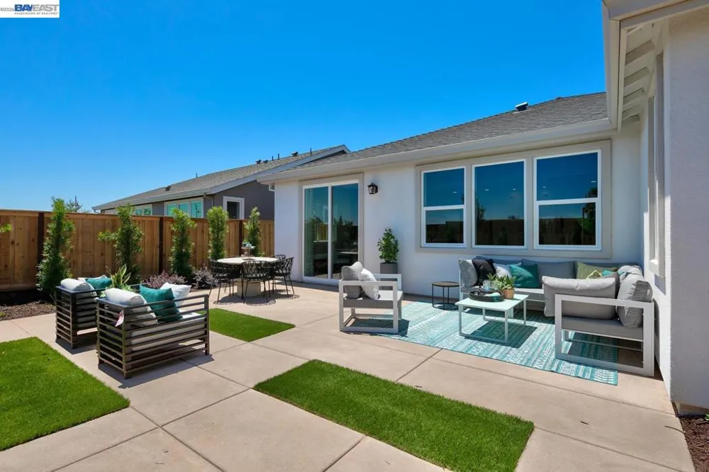 1021 Kestrel Street Manteca, CA 95336