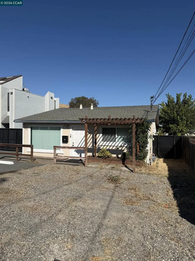 251 Arthur Rd Martinez, CA 94553