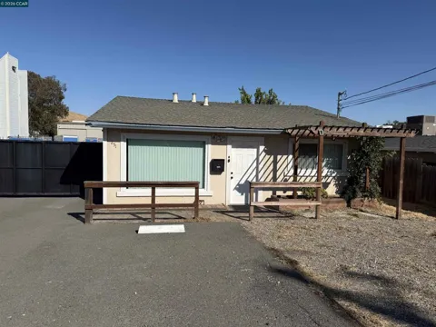 251 Arthur Rd