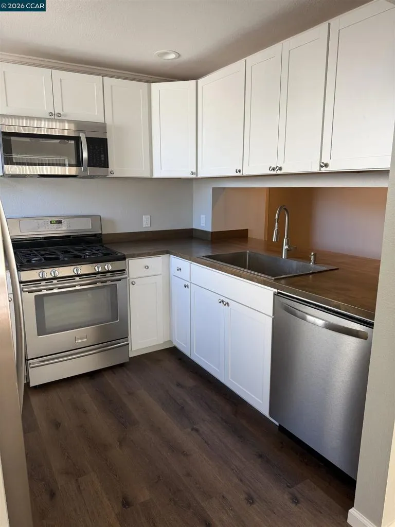 251 Arthur Rd Martinez, CA 94553