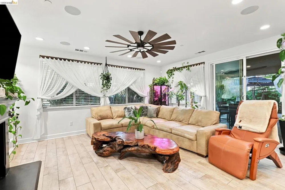 5456 Mountain Ridge Way Antioch, CA 94531