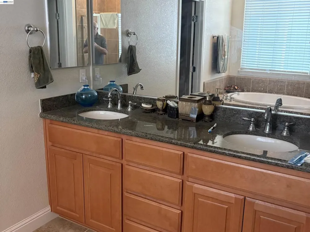 379 N Sierra Madre St Mountain House, CA 95391