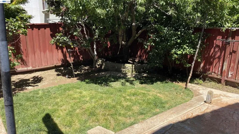 379 N Sierra Madre St Mountain House, CA 95391