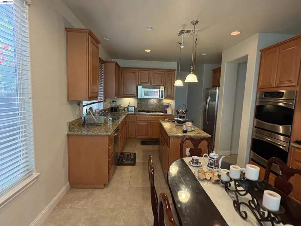 379 N Sierra Madre St Mountain House, CA 95391