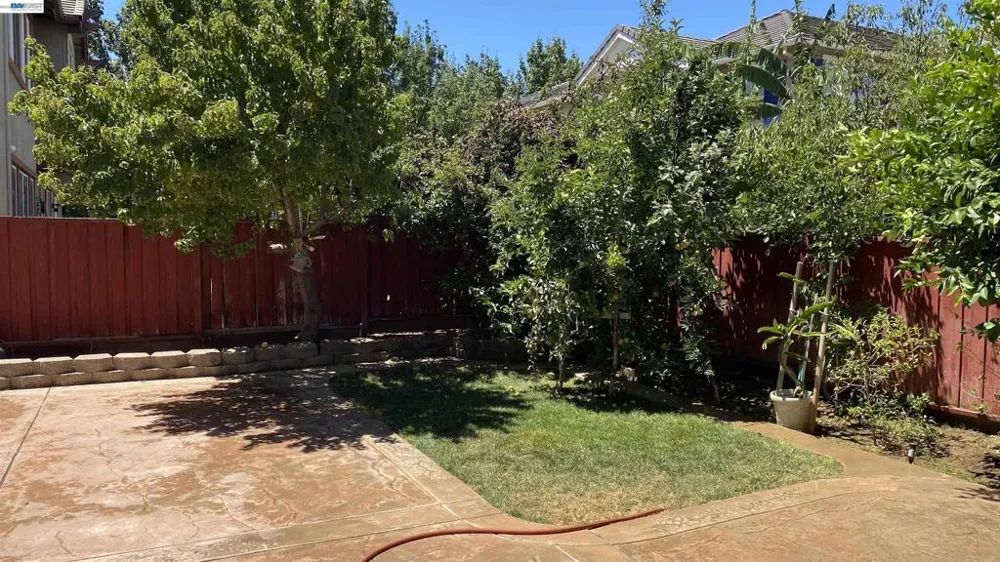 379 N Sierra Madre St Mountain House, CA 95391