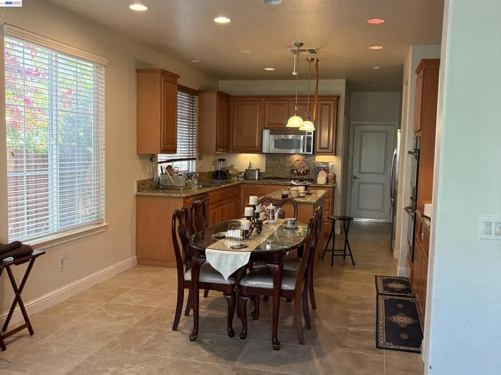 379 N Sierra Madre St Mountain House, CA 95391