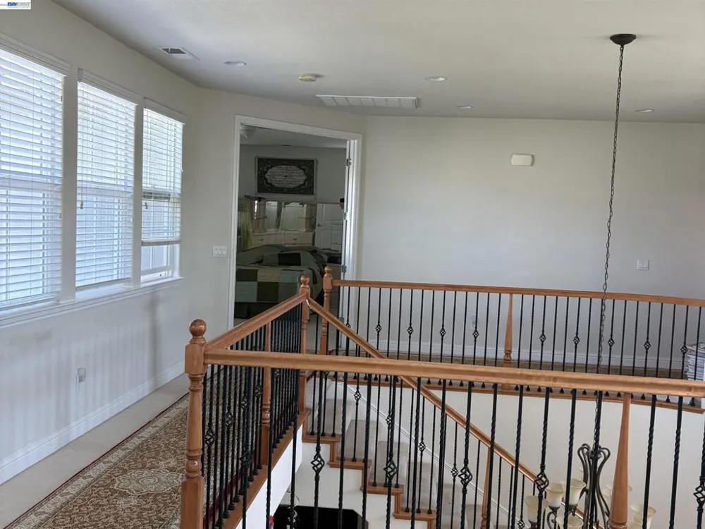 379 N Sierra Madre St Mountain House, CA 95391