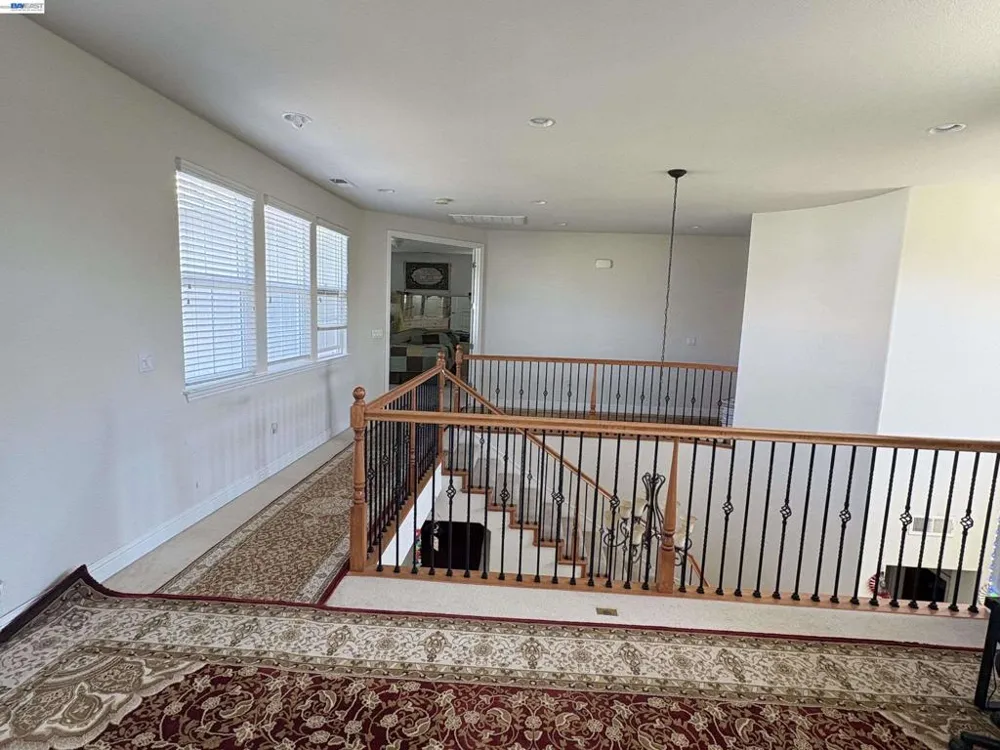 379 N Sierra Madre St Mountain House, CA 95391