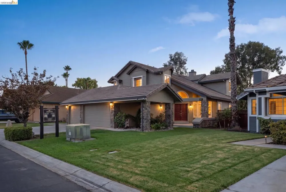 2216 Colonial Ct Discovery Bay, CA 94505
