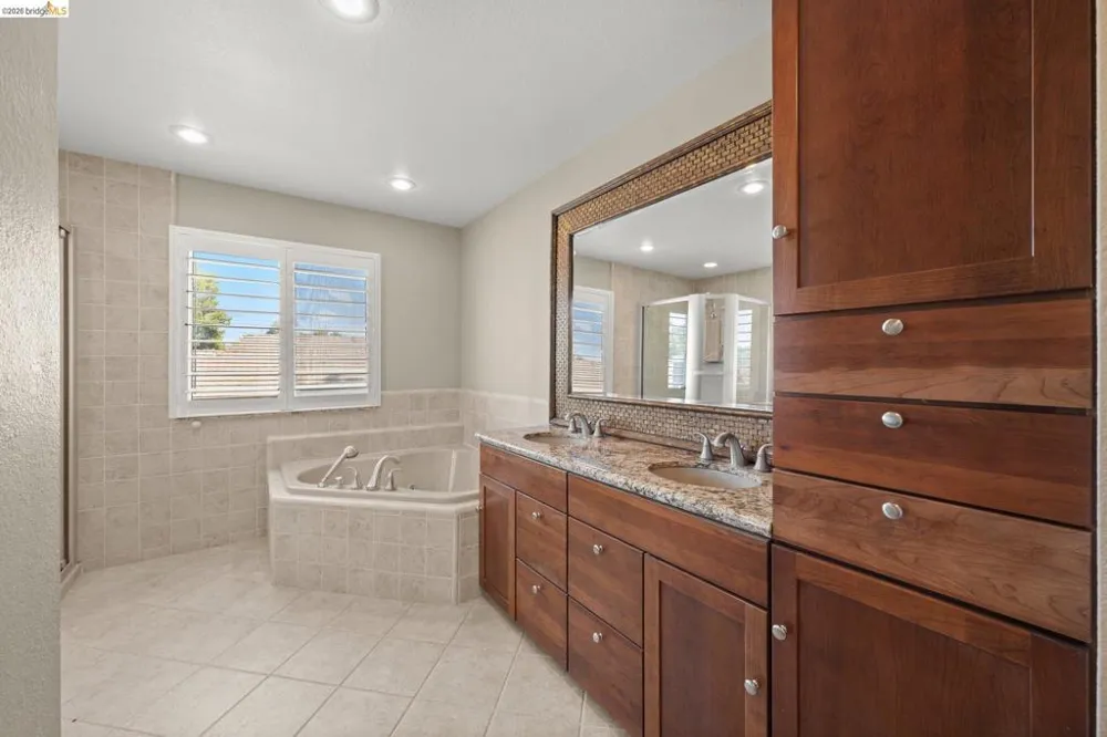 2216 Colonial Ct Discovery Bay, CA 94505