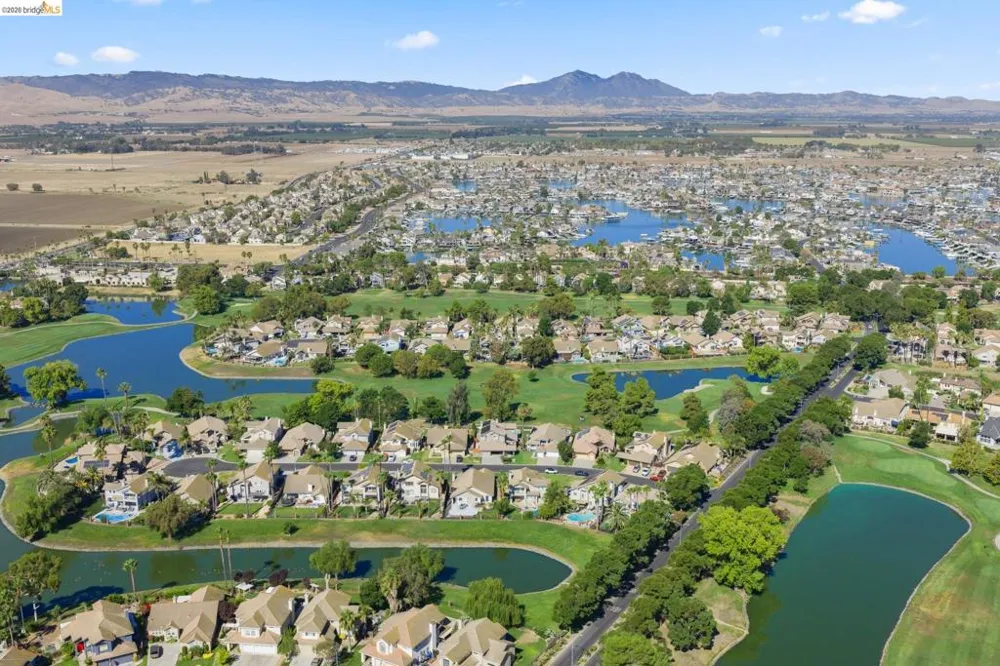 2216 Colonial Ct Discovery Bay, CA 94505
