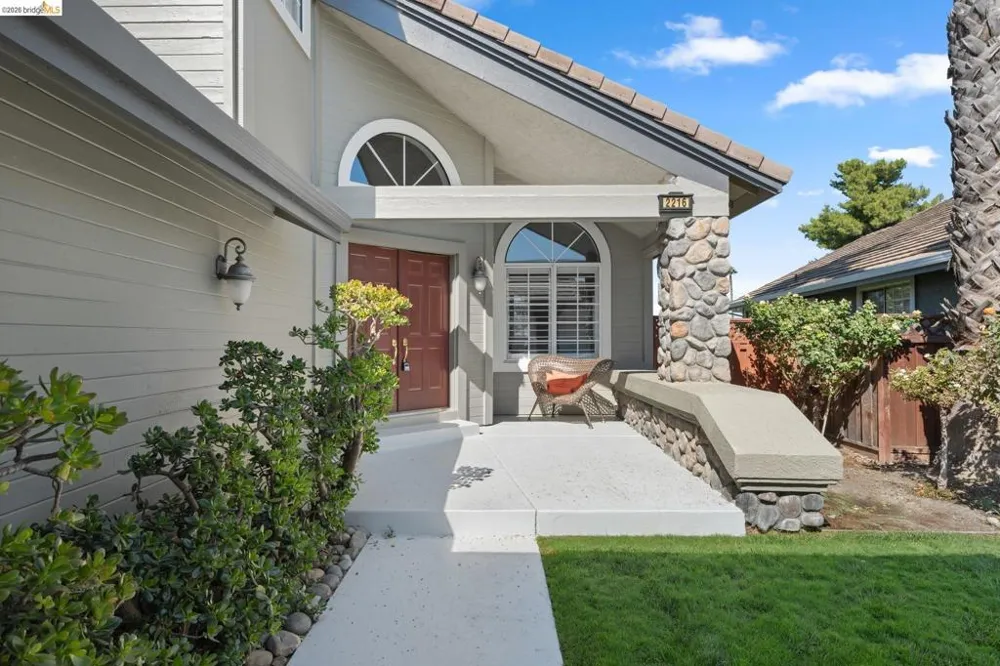 2216 Colonial Ct Discovery Bay, CA 94505